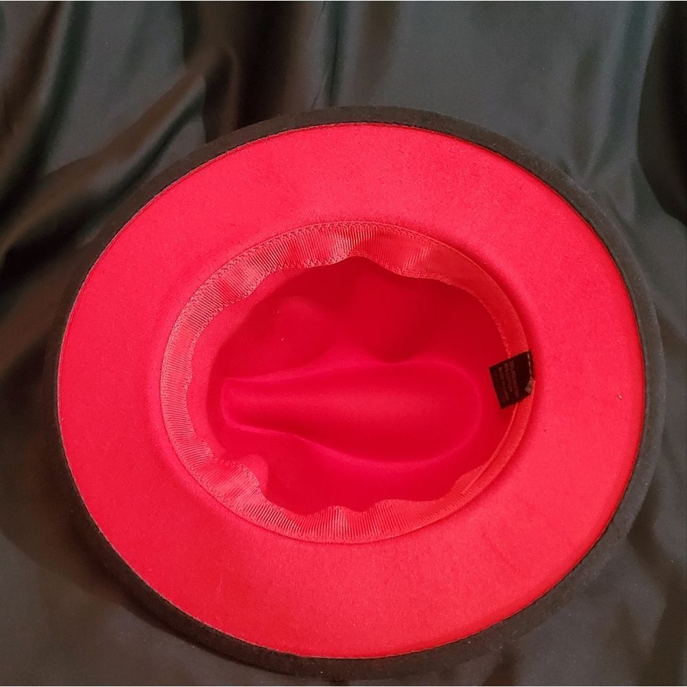 Fedora - Picture 2 of 2